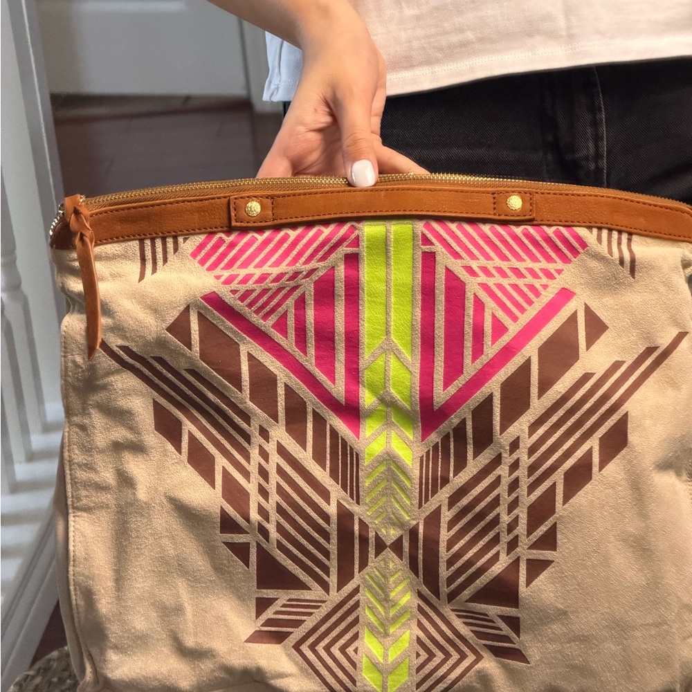Vibrant Pink and Brown Geometric Clutch - Picture 3 of 4